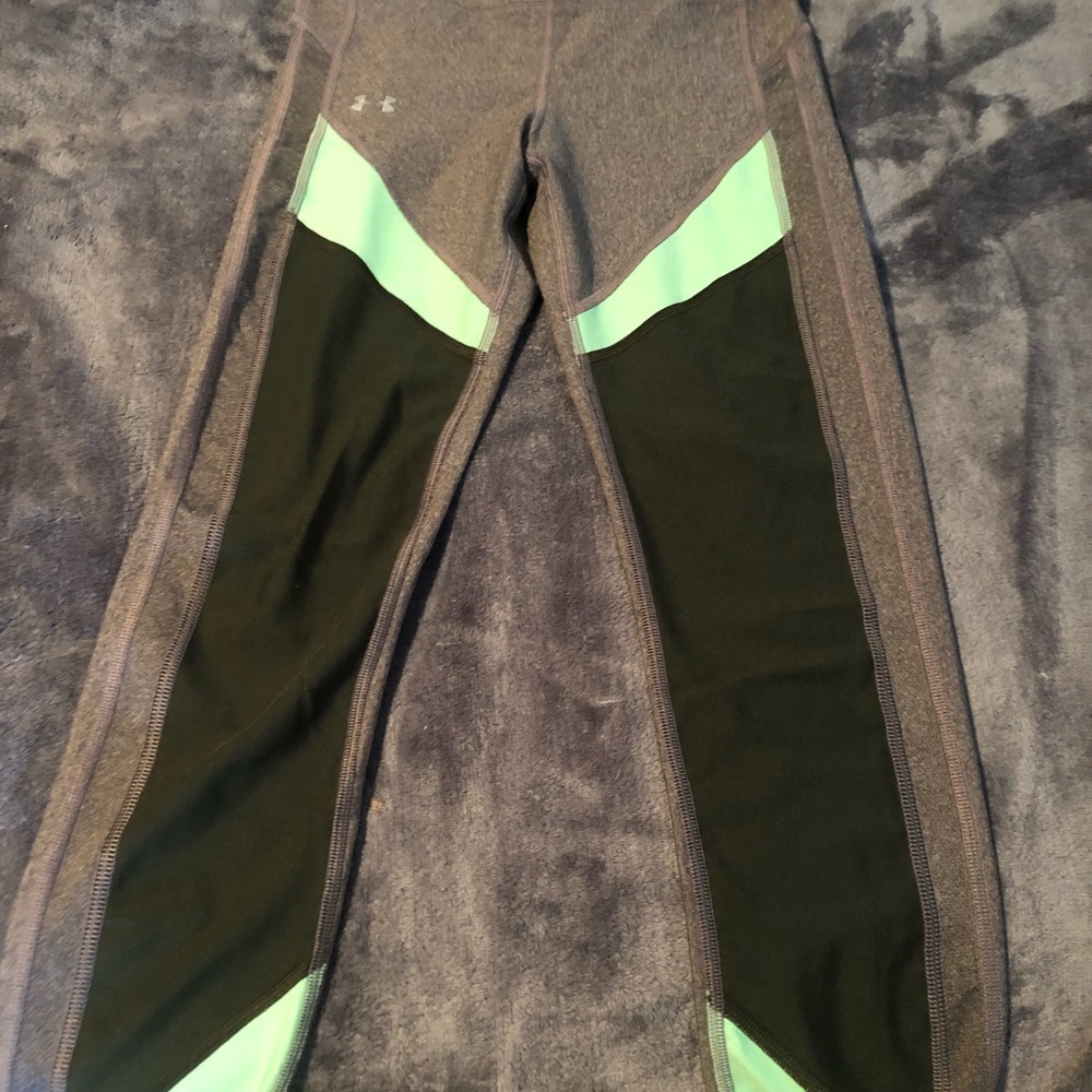 Under Armour compression leggings